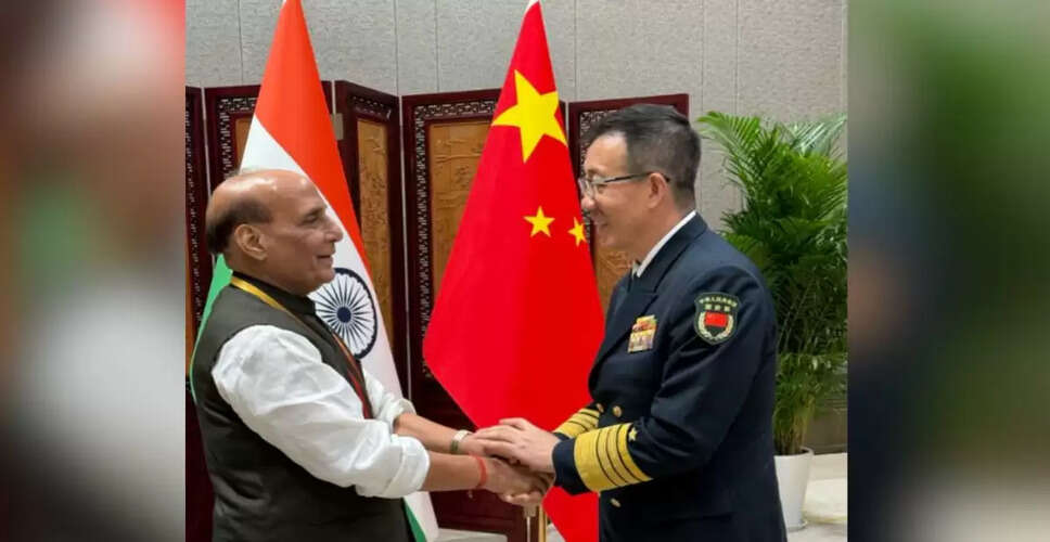 रक्षा मंत्री राजनाथ सिंह की चीन के समकक्ष से मुलाकात, स्थिर संबंधों की आवश्यकता पर जोर