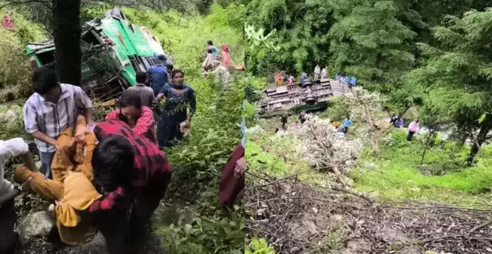 हिमाचल प्रदेश में प्राइवेट बस खाई में गिरी, 10 से अधिक घायल