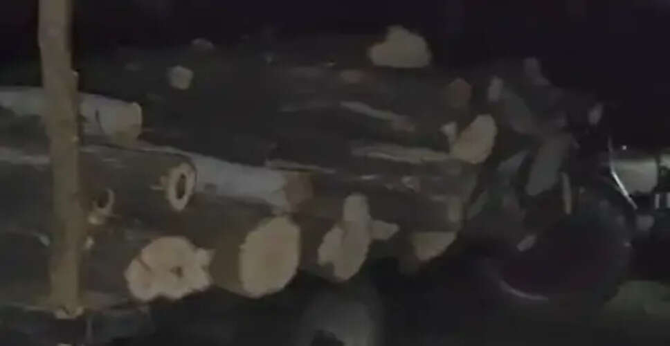 मुजफ्फरनगर में अवैध पेड़ कटाई पर पुलिस की कार्रवाई