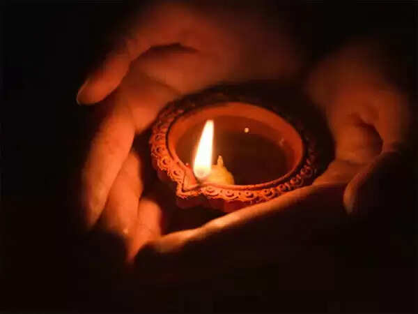 हलहारिणी अमावस्या: पितरों की कृपा और धन लाभ के लिए विशेष उपाय