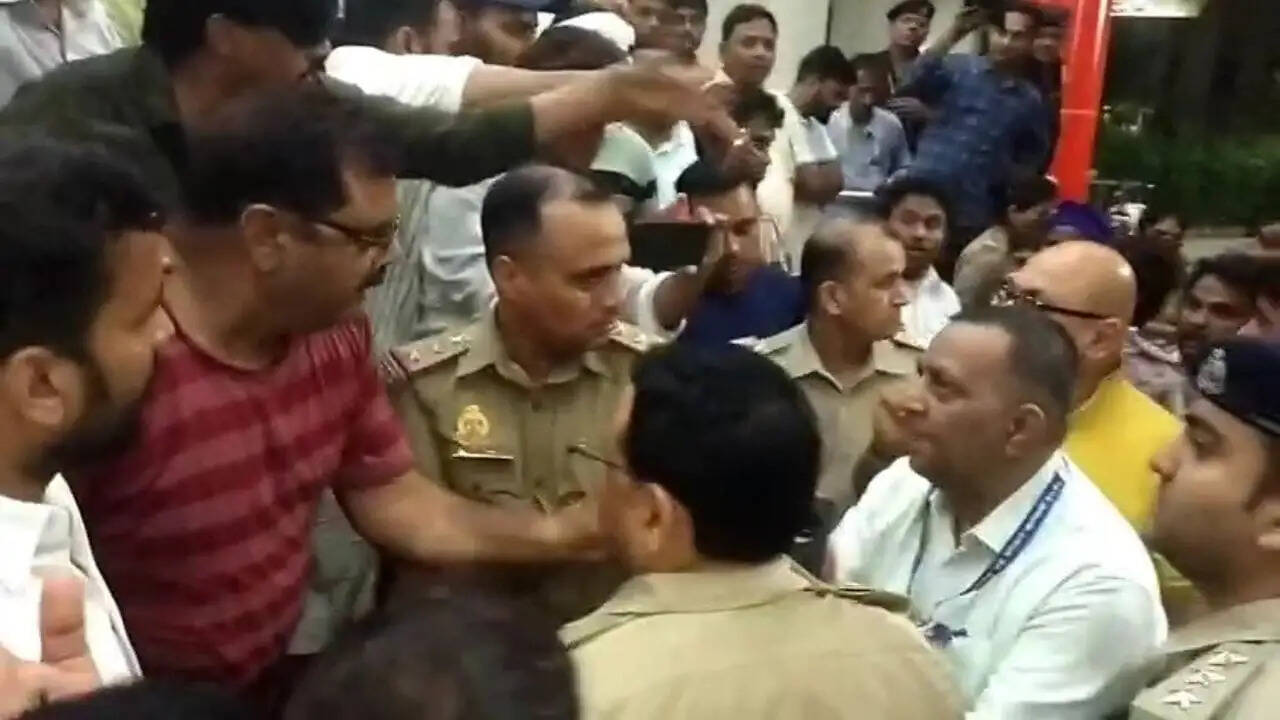 गाजीपुर में 6 साल की बच्ची के साथ दुष्कर्म: अस्पताल में इलाज में देरी से हंगामा