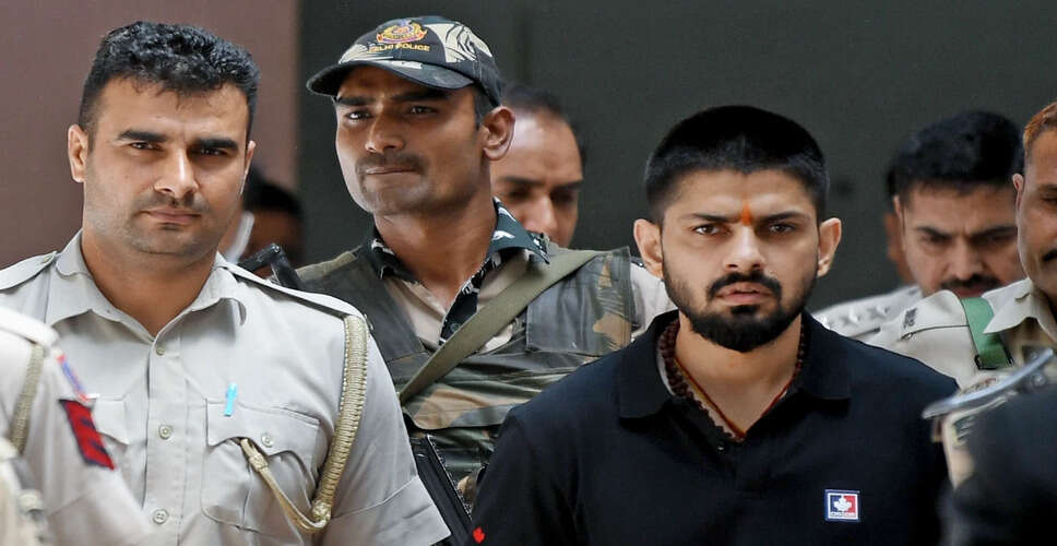 दिल्ली के पश्चिम विहार में जिम पर फायरिंग, लॉरेंस बिश्नोई गैंग का हाथ होने का दावा