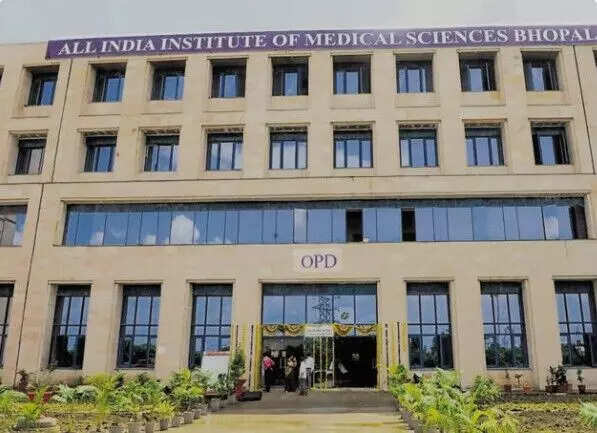 एम्स भोपाल में लंग्स ट्रांसप्लांट की तैयारी, मंजूरी का इंतज़ार