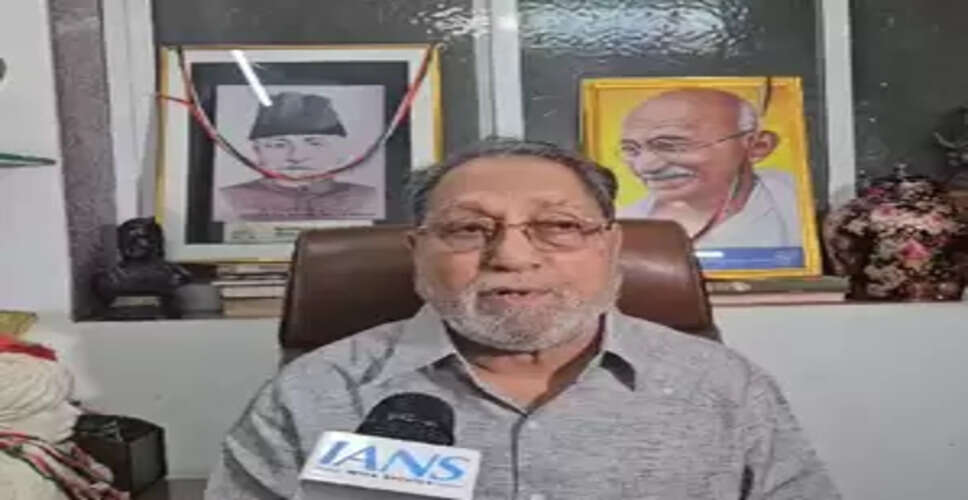 इंदिरा जी के बारे में कुछ गलत दिखाया गया होगा, तो हम फिल्म नहीं चलने देंगे : हुसैन दलवई