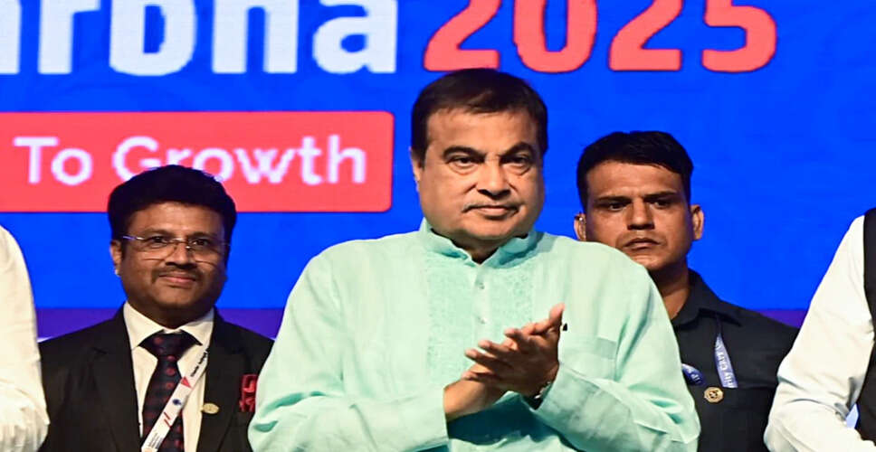 दिल्ली में एनएचएआई परियोजनाओं की समीक्षा: गडकरी और गुप्ता की बैठक