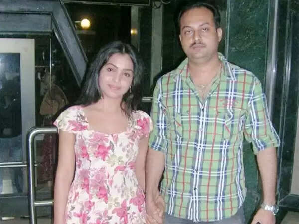 टीवी इंडस्ट्री के अनोखे कपल्स: प्यार की मिसालें