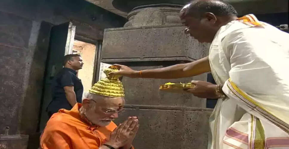 पीएम मोदी ने आंध्र प्रदेश के श्रीसैलम मंदिर में की पूजा