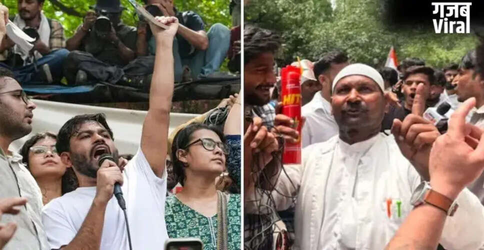 कॉकरोच जनता पार्टी का जंतरमंतर पर प्रदर्शन, शिक्षा मंत्री के इस्तीफे की मांग
