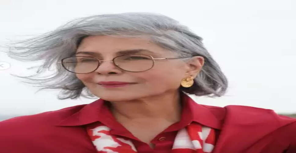 जब लिफ्ट में हुई जीनत अमान और सब्यसाची की मुलाकात, अभिनेत्री ने सुनाया मजेदार किस्सा
