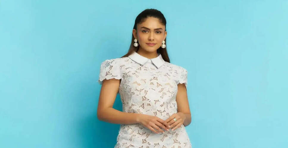Mrunal Thakur: फिल्मी करियर और आने वाली परियोजनाएँ