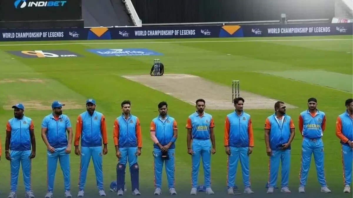 तीसरे टेस्ट से पहले भारतीय टीम की नई 16 सदस्यीय घोषणा, युवराज और सुरेश रैना शामिल