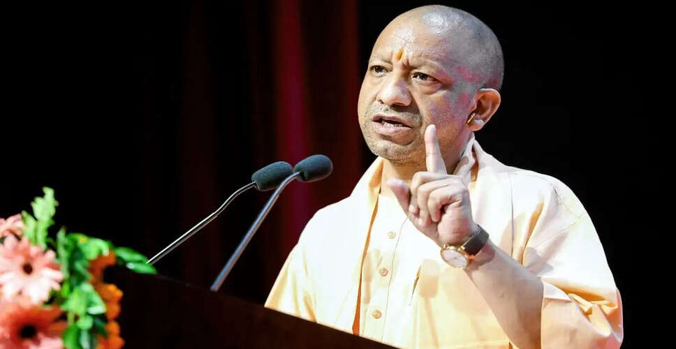 नोएडा में श्रमिकों के विरोध प्रदर्शन में हिंसा, योगी आदित्यनाथ ने शांति की अपील की