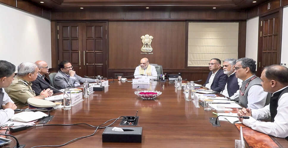 दिल्ली विस्फोट के बाद सुरक्षा समीक्षा बैठक में अमित शाह ने की उच्च स्तरीय चर्चा