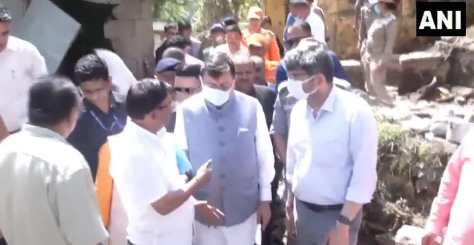 उत्तराखंड में बादल फटने से प्रभावित क्षेत्रों का निरीक्षण करते मुख्यमंत्री धामी