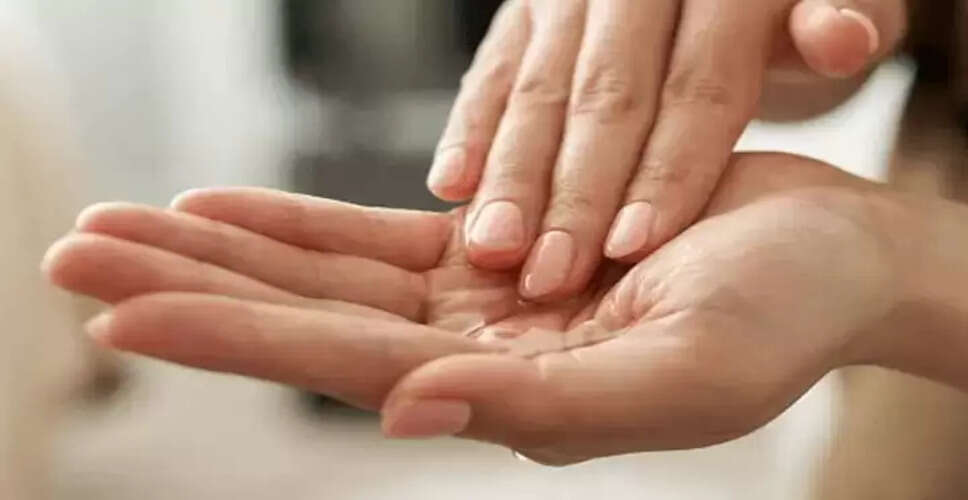 नारियल तेल के अद्भुत लाभ: त्वचा की देखभाल के लिए एक प्राकृतिक उपाय