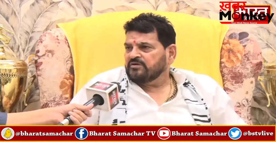 बृजभूषण शरण सिंह ने बलरामपुर में रेस्टोरेंट का उद्घाटन किया