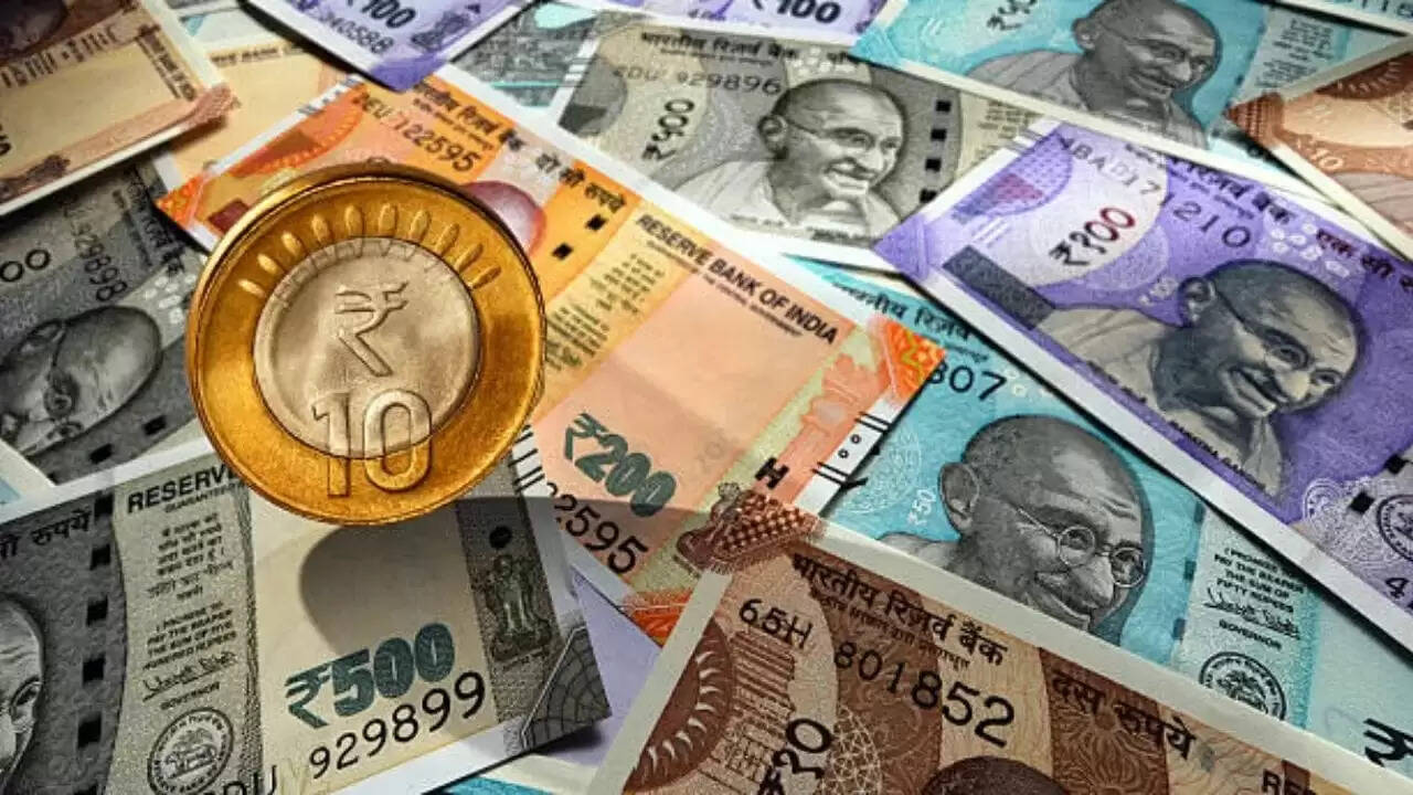 2026 में सैलरी में 9% तक बढ़ोतरी की संभावना, जानें किन सेक्टर्स में मिलेगा लाभ