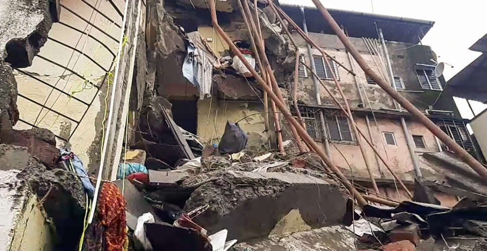 पालघर में इमारत ढहने से मृतकों की संख्या बढ़कर 15 हुई
