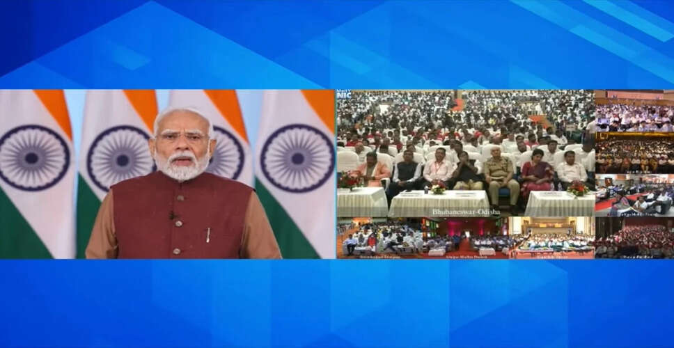 प्रधानमंत्री मोदी ने रोजगार मेले में 51,000 युवाओं को नियुक्ति पत्र वितरित किए