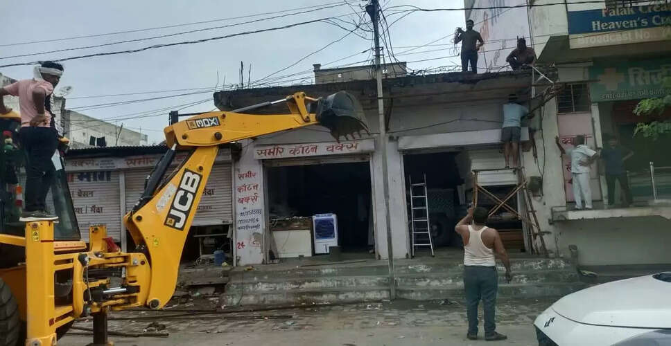 जयपुर में अतिक्रमण हटाने का अभियान: 100 फीट सेक्टर रोड को मुक्त किया गया