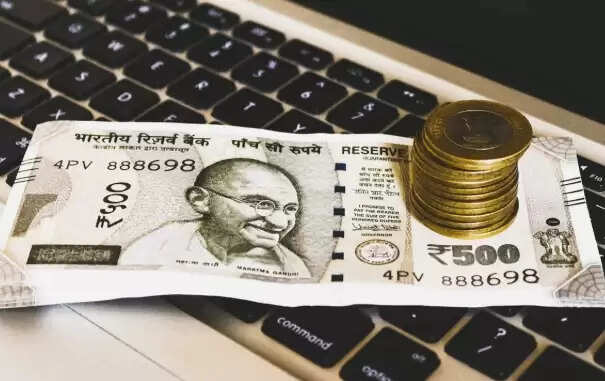 कर्मचारियों की पुरानी पेंशन योजना की बहाली की मांग और नई पेंशन योजना का प्रस्ताव