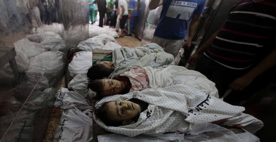 'गाजा में अल-शिफा अस्पताल परिसर के अंदर शवों को दफनाने के लिए मजबूर'