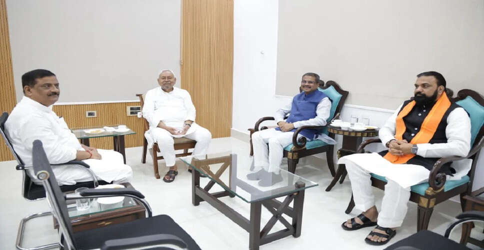 बिहार चुनाव से पहले एनडीए की गतिविधियाँ तेज, धर्मेंद्र प्रधान की नीतीश कुमार से मुलाकात