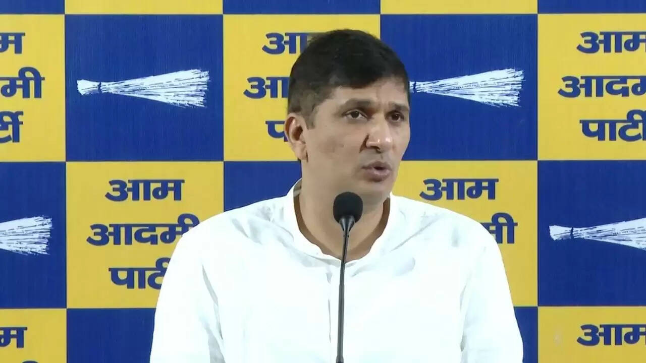 AAP ने दिल्ली सरकार पर क्लाउड सीडिंग को लेकर उठाए सवाल, सौरभ भारद्वाज ने किया खुलासा