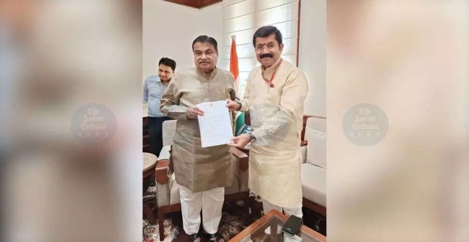 सिलचर में सड़क संपर्क सुधार के लिए सांसद का केंद्रीय मंत्री से अनुरोध