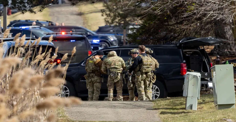 वेस्ट ब्लूमफील्ड में मंदिर इसराइल पर विस्फोटक से भरी गाड़ी से हमला
