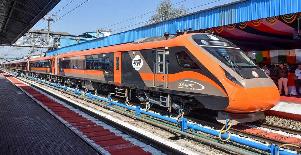 भारतीय रेलवे ने विशेष ट्रेनों और अतिरिक्त कोच के साथ यात्रा क्षमता बढ़ाई