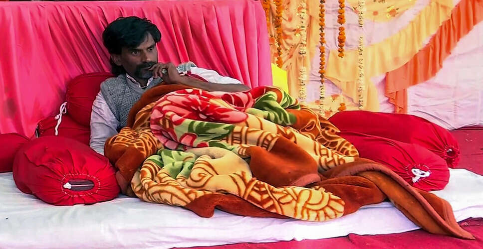 मराठा आरक्षण पर मनोज जरांगे का अनशन जारी, सरकार से बातचीत बेनतीजा