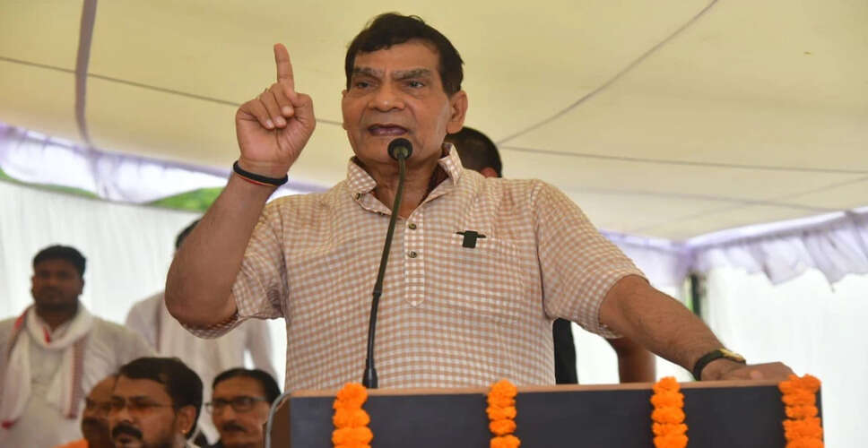 उत्तर प्रदेश के ऊर्जा मंत्री अरविंद कुमार शर्मा का गुस्सा, अधिकारियों पर साधा निशाना