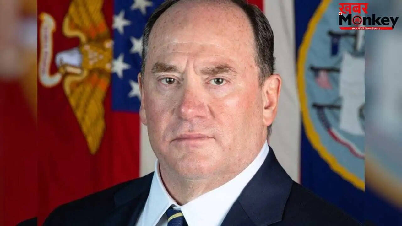 अमेरिकी नौसेना सचिव जॉन फेलन ने ईरान युद्ध के बीच दिया इस्तीफा