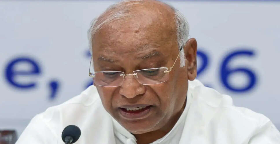 कांग्रेस अध्यक्ष ने मोदी सरकार पर अर्थव्यवस्था के कुप्रबंधन का आरोप लगाया