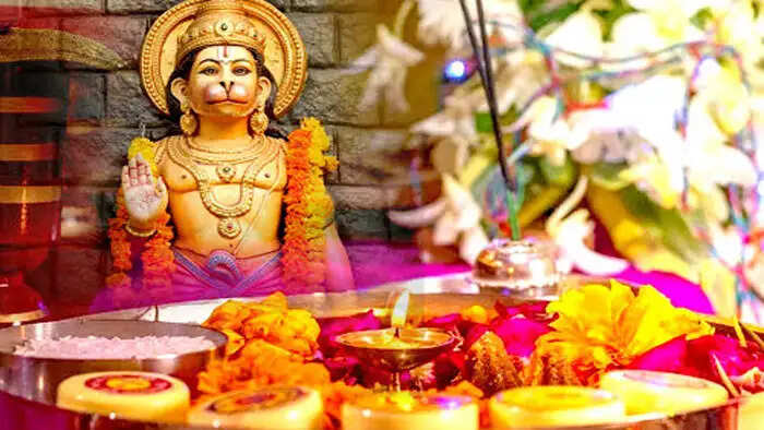 शनिवार के दिन शनिदेव को प्रसन्न करने के 5 प्रभावी उपाय