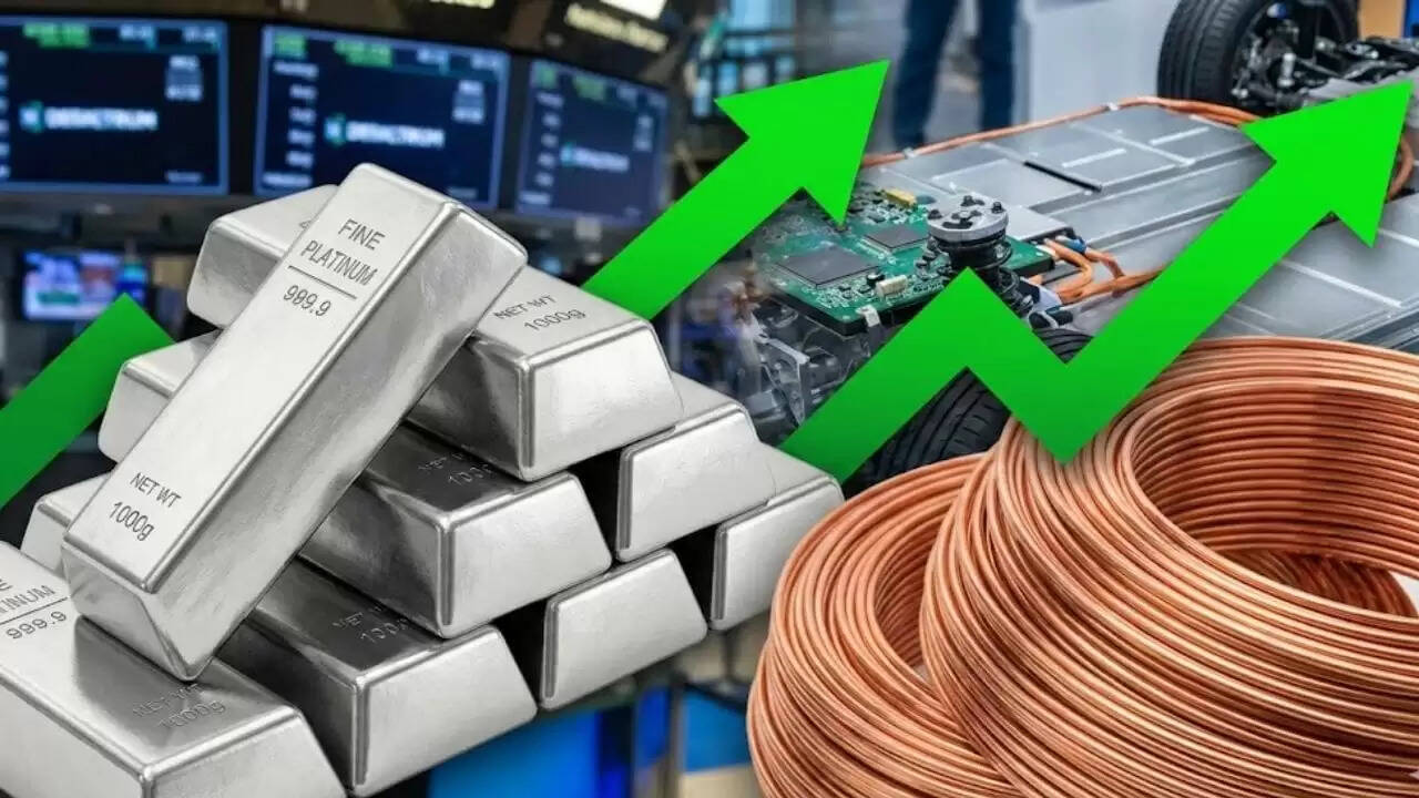 प्लैटिनम और कॉपर ने निवेशकों को दिया शानदार रिटर्न, सोने-चांदी की चमक फीकी पड़ी