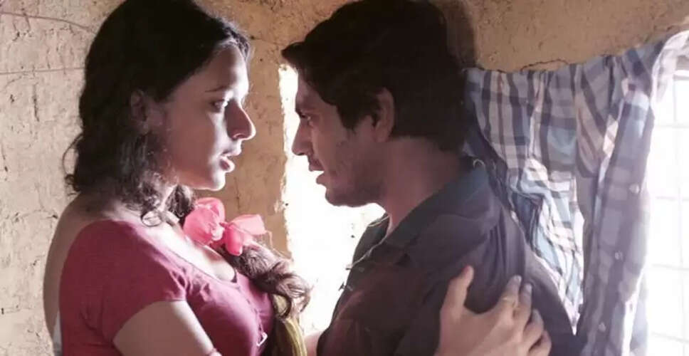 बॉलीवुड की 10 हसीनाएं जो हॉट सीन देने में हैं सबसे आगे