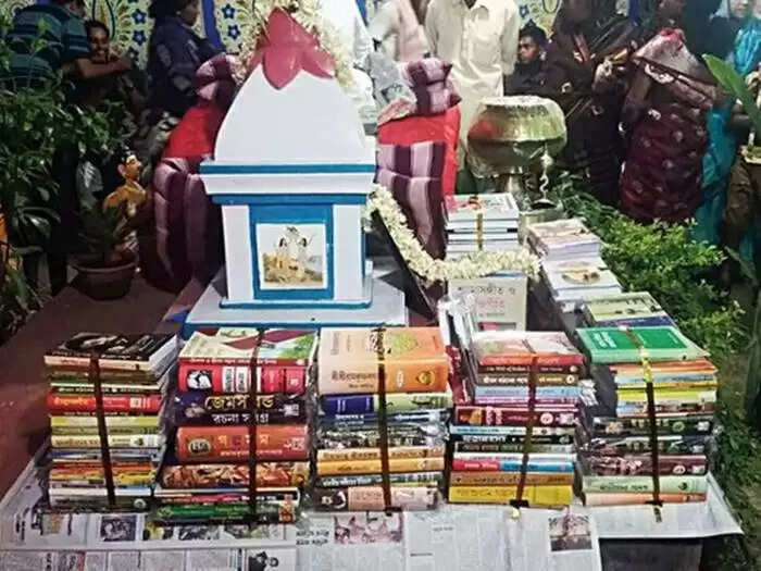 दहेज के बजाय किताबों का अनोखा तोहफा: एक शादी की कहानी
