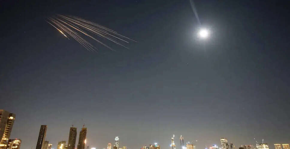 यूएई ने 35 व्यक्तियों की गिरफ्तारी का आदेश दिया, जिनमें 19 भारतीय शामिल हैं