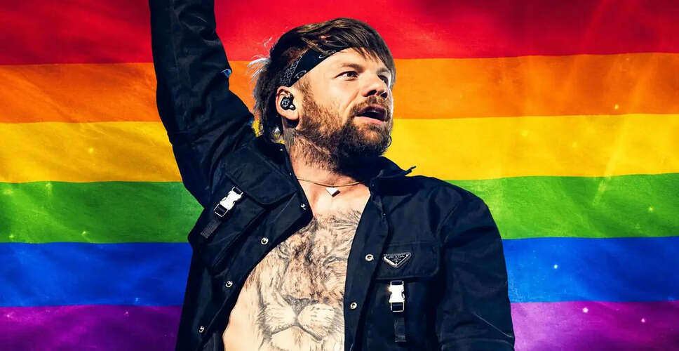 Beartooth के Caleb Shomo ने किया अपने समलैंगिक होने का खुलासा