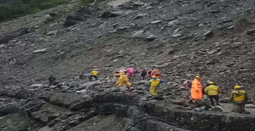 केदारनाथ से लौट रहे श्रद्धालु स्लाइड जोन में फंसे, एसडीआरएफ ने किया रेस्क्यू