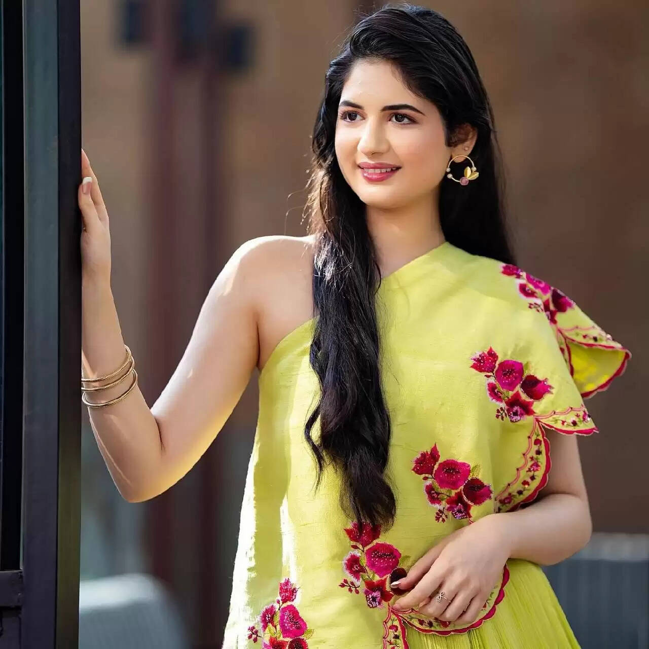 हर्षाली मल्होत्रा का नया लुक और फिल्म 'अखंडा 2' में भूमिका