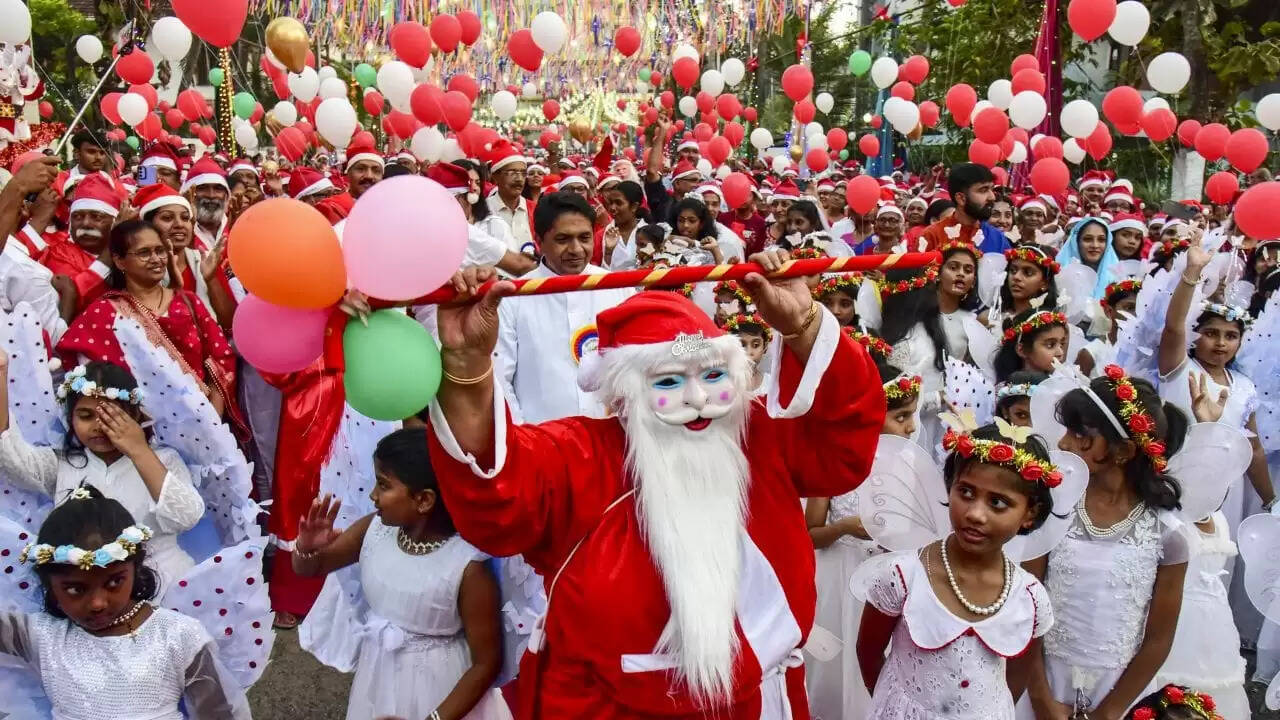 क्रिसमस 2025: लाल रंग का धार्मिक और सांस्कृतिक महत्व