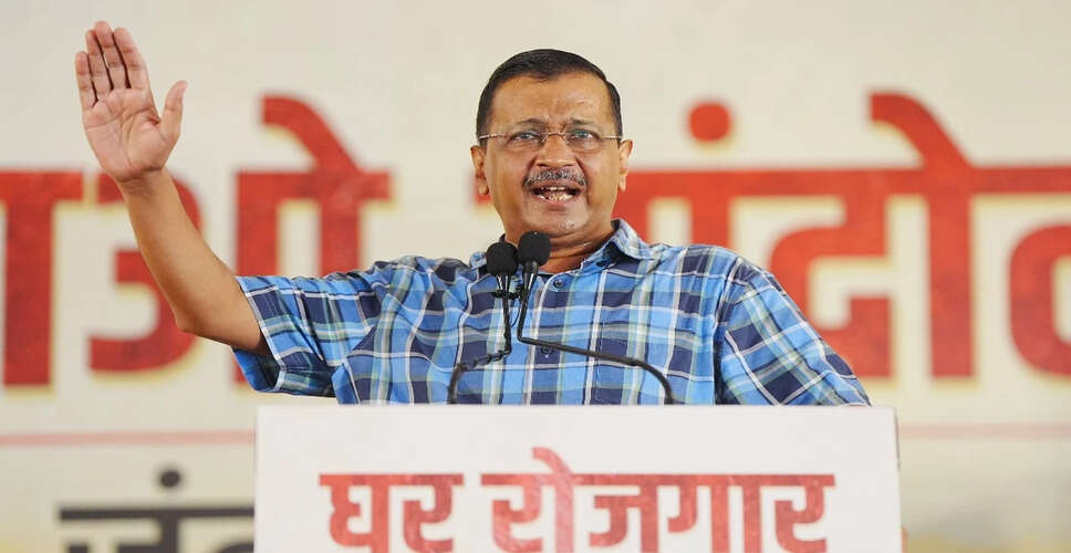 दिल्ली में झुग्गी-झोपड़ियों के खिलाफ प्रदर्शन, केजरीवाल ने भाजपा पर साधा निशाना