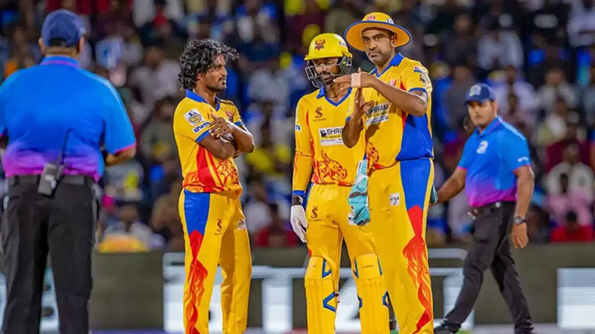 CSK के ऑलराउंडर पर बॉल टेम्परिंग का गंभीर आरोप, करियर संकट में