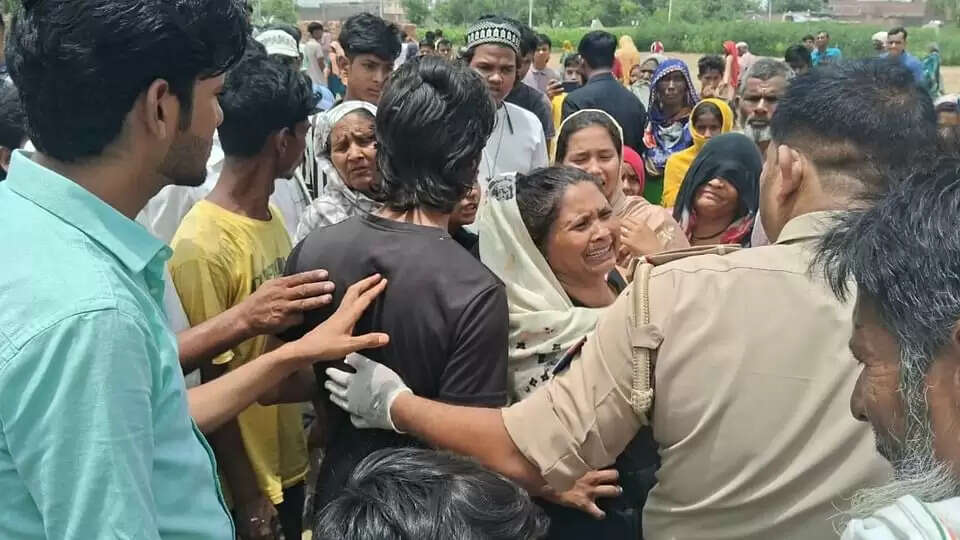 मुरादाबाद में युवती की हत्या: 45 बार चाकू से वार और गला दबाने की वारदात