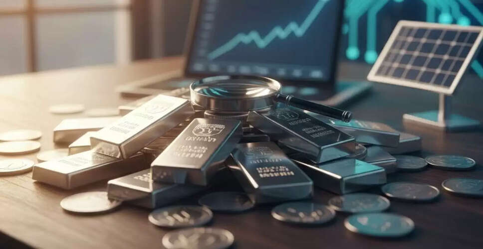 चांदी की कीमतों में उछाल: क्या खरीदें या इंतजार करें?