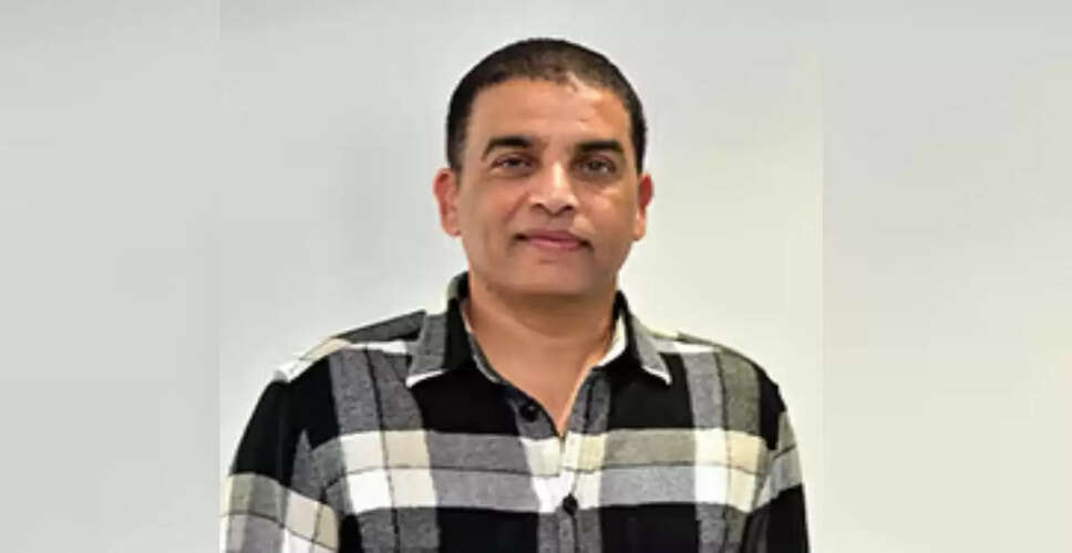 फिल्म उद्योग को बचाने के लिए निर्माताओं को सख्त नियंत्रण की आवश्यकता