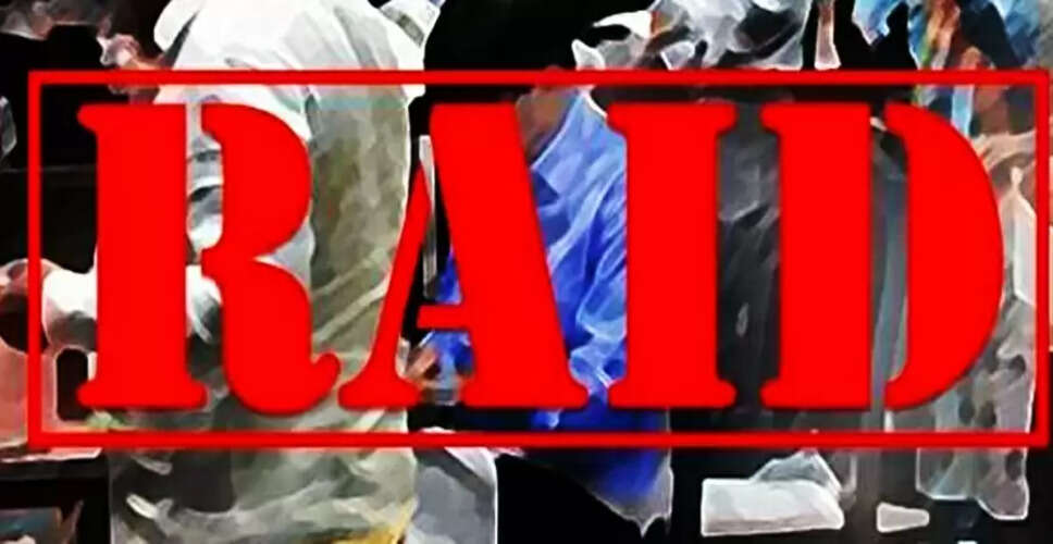 बेंगलुरू में उद्योगपतियों के आवासों और कार्यालयों पर छापेमारी